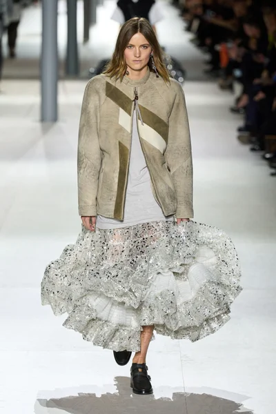 Look 38